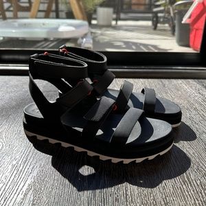 NWOT! Sorel Roaming Multi Strap Sandals